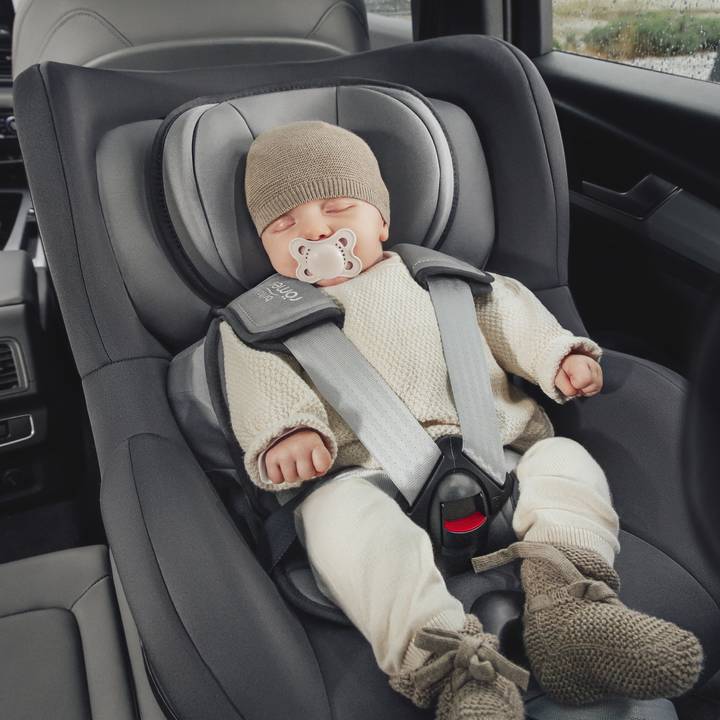 LIFESTYLE_CS_DUALFIX_PRO_Feature_NewbornProtection_2023_300dpi_result1.jpg